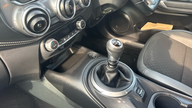 Nissan Juke 1.0 DiG-T 114 N-Connecta 5dr Petrol Hatchback